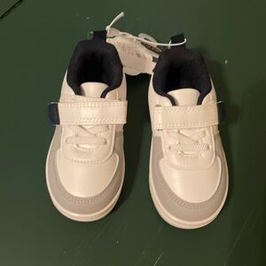 Toddler tennis’s shoe